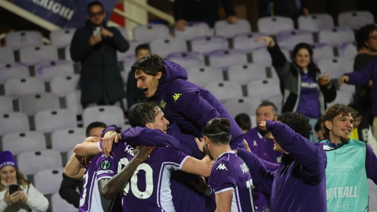 Fiorentina avança na Conference, mas que figuraccia: exibição apática e alerta antes dos oitavos