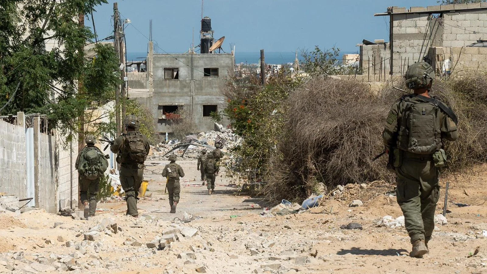 Israel ataca bases do Hezbollah no Líbano; Canadá retira funcionários de Tel Aviv