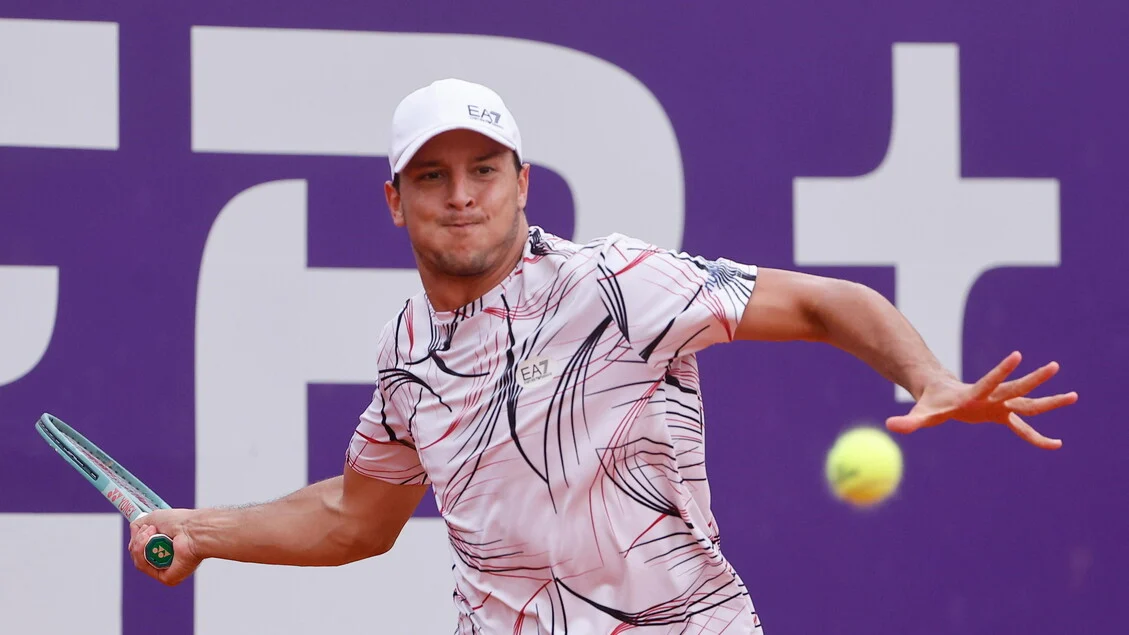 Luciano Darderi garante vaga na final do ATP 250 de Santiago e reforça ascensão italiana