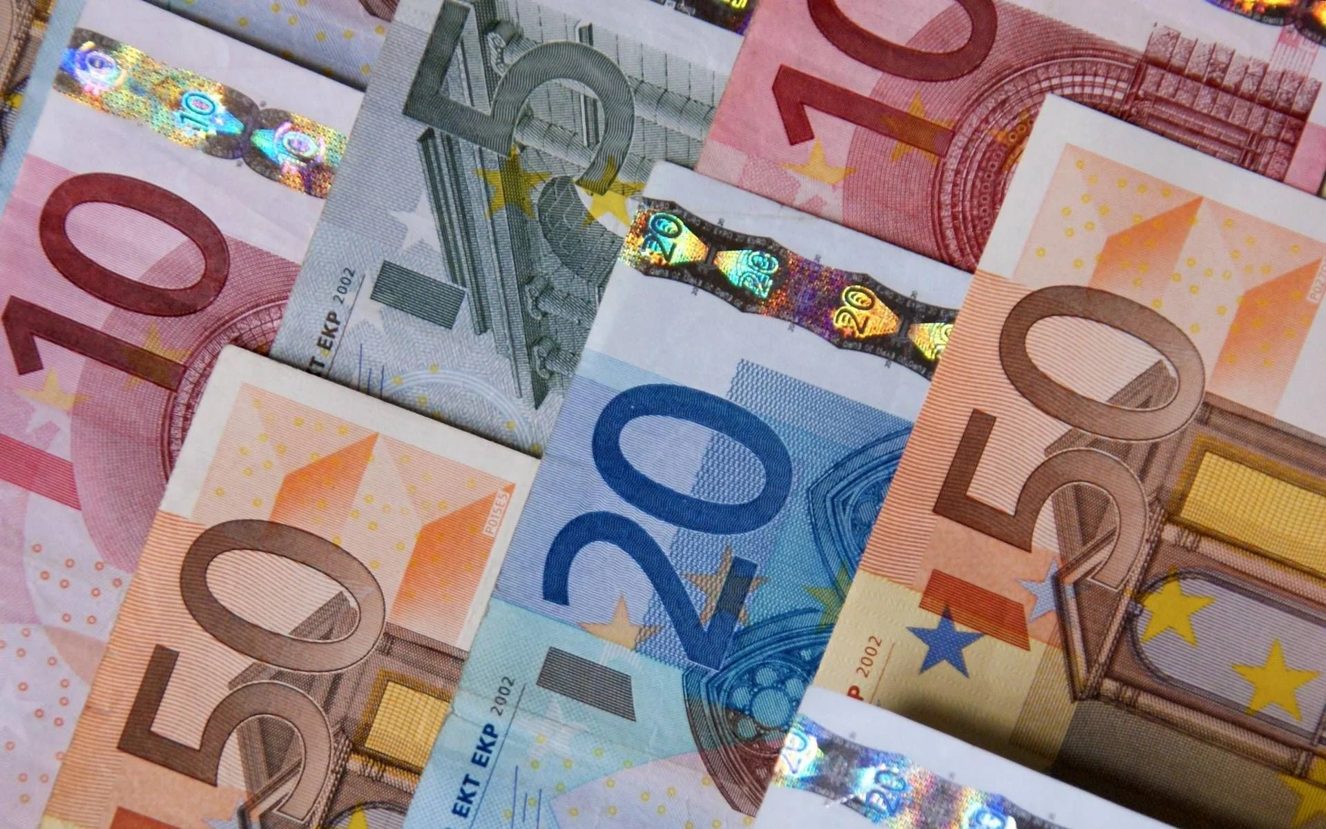 BTP Valore (março 2026): rendimento step-up até 3,50%, cedolas trimestrais e prêmio final de 0,8%
