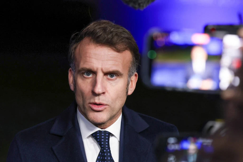 Macron reforça dissuasão nuclear avançada: “Para ser livre, é preciso ser temido”