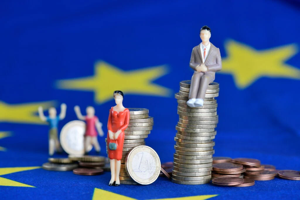 Mulheres em cargos gerenciais na UE sobem para 35,2% em 2024, com a Itália na lanterna