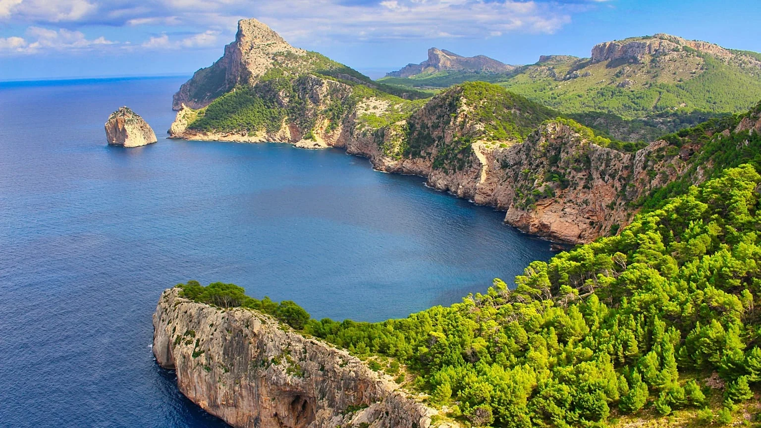 Maiorca Selvagem: novo trilho de 104 km pelo Leste revela praias, montes e segredos culturais
