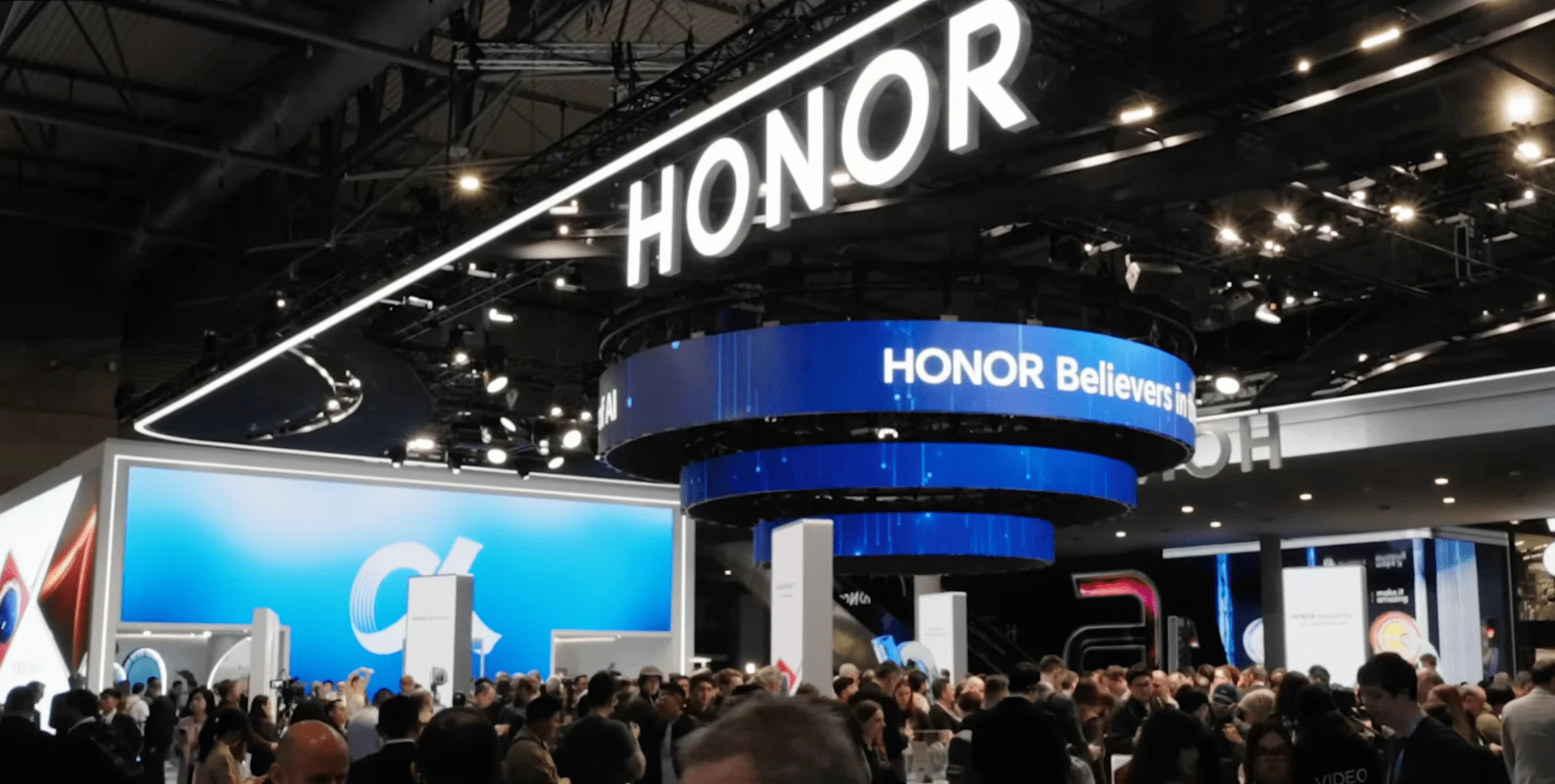 Honor acelera a revolução da IA e robótica no MWC 2026 com Robot Phone e Magic V6