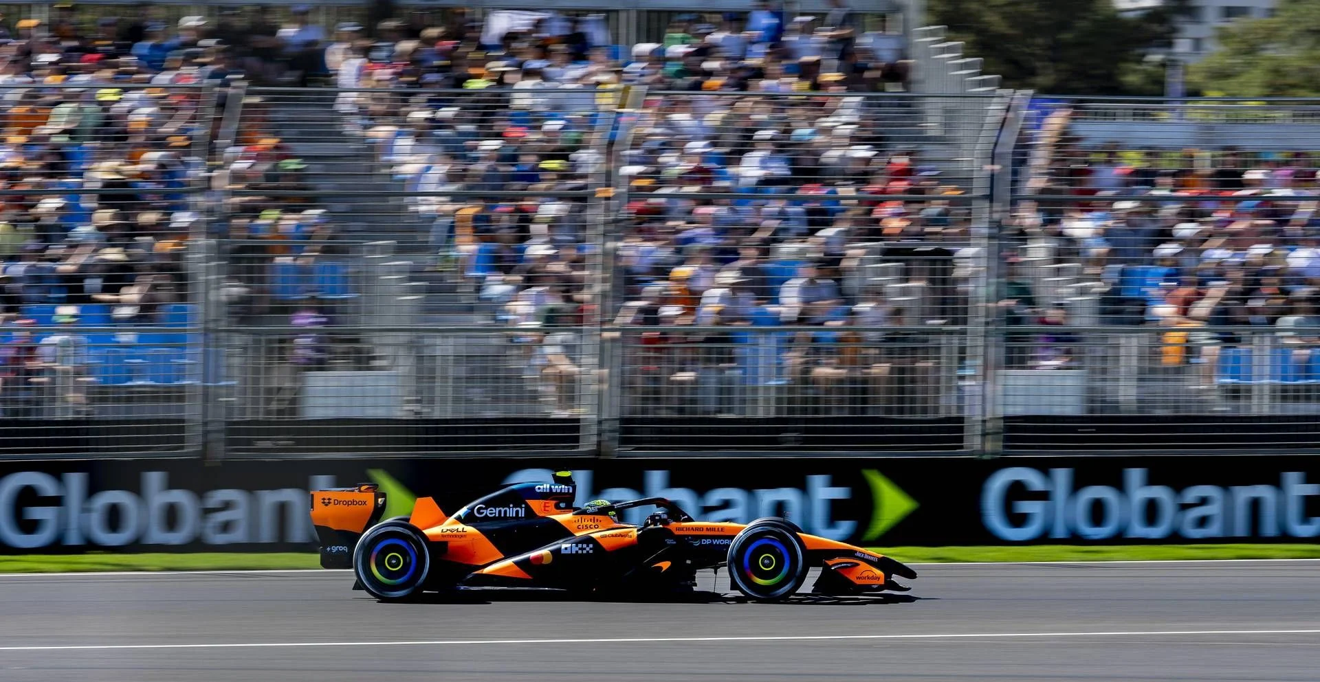Piastri lidera treinos livres do GP da Austrália; Ferrari confirma presença entre os melhores