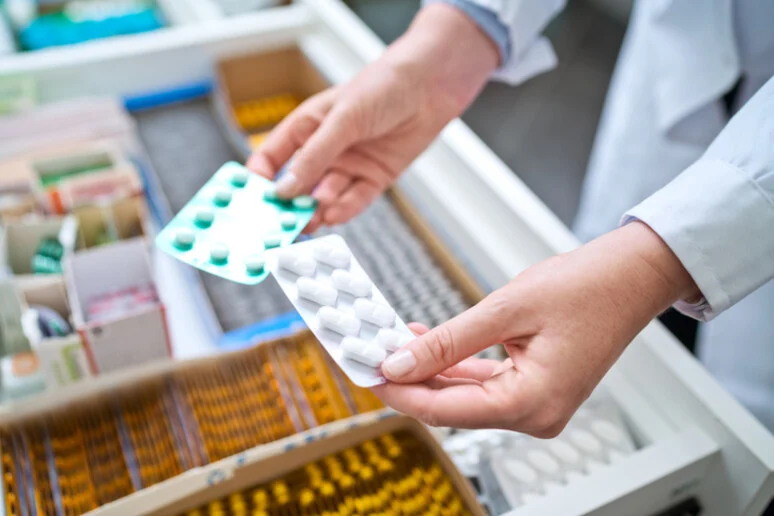 Carença de medicamentos na UE: Itália registra alta de 4,8% nos episódios de falta