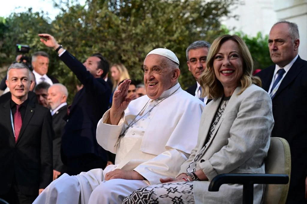 Fratelli d'Italia e o Vaticano: Estratégias Políticas em Debate