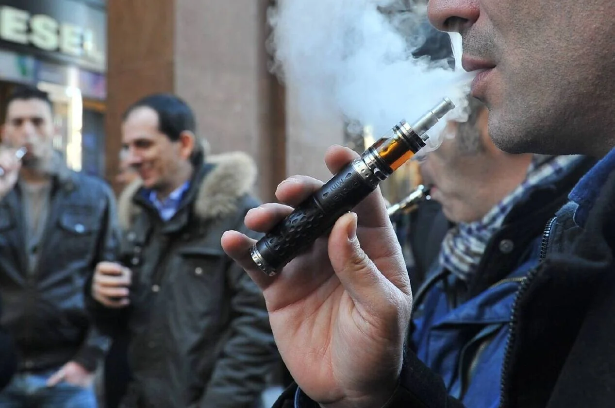 48% dos cigarros eletrônicos na UE vêm do mercado irregular, diz estudo Fraunhofer