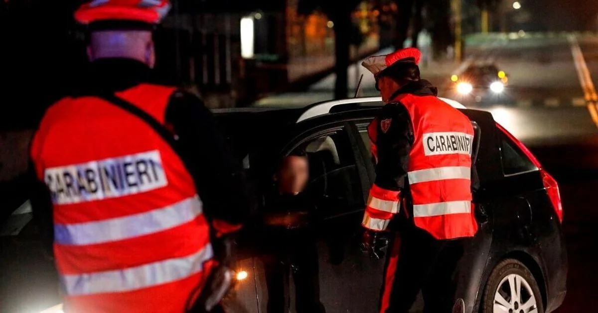 Adolescente de 17 anos é preso em Perugia por planejar massacre em escola inspirado em Columbine