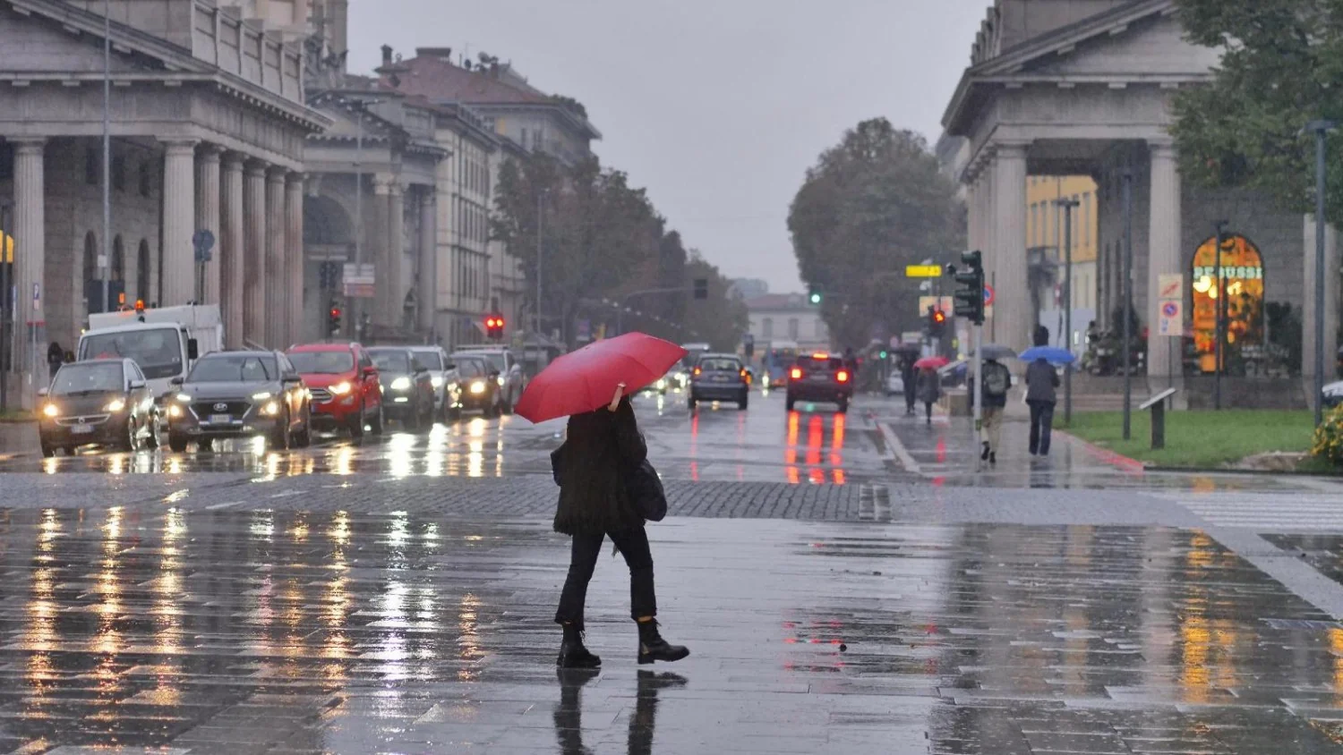 Alerta laranja em Ligúria e Lombardia: neve e maltempo avançam, chuvas e temporais atingem também o Sul