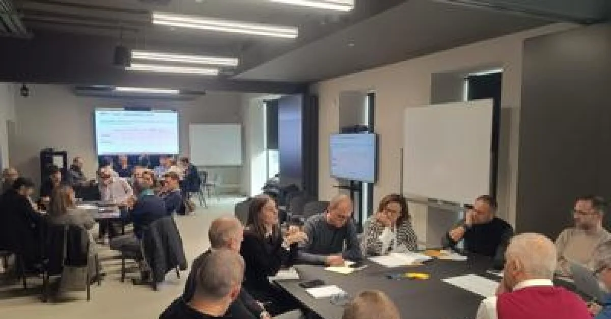 Alix revela: na moda a verdadeira barreira da IA é organizacional; surge o papel do data transformation manager
