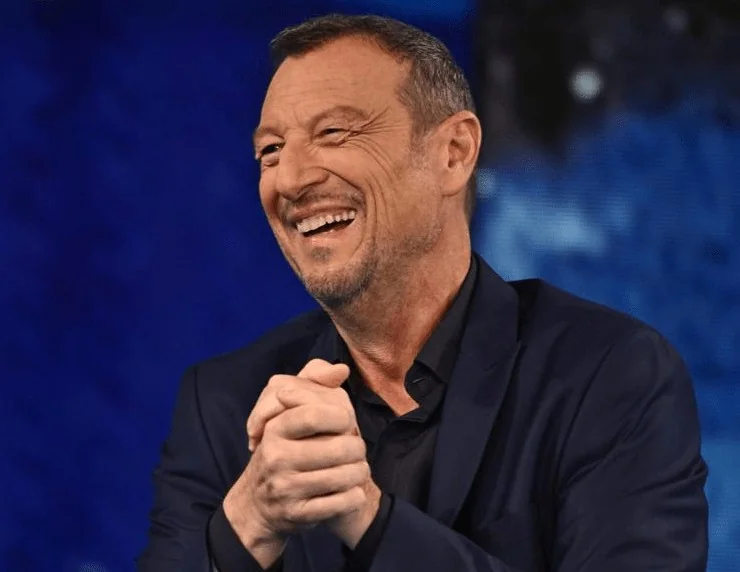 Amadeus confirmado como quarto juiz do 'Amici 25': mistérios, símbolos e a estreia em 21 de março