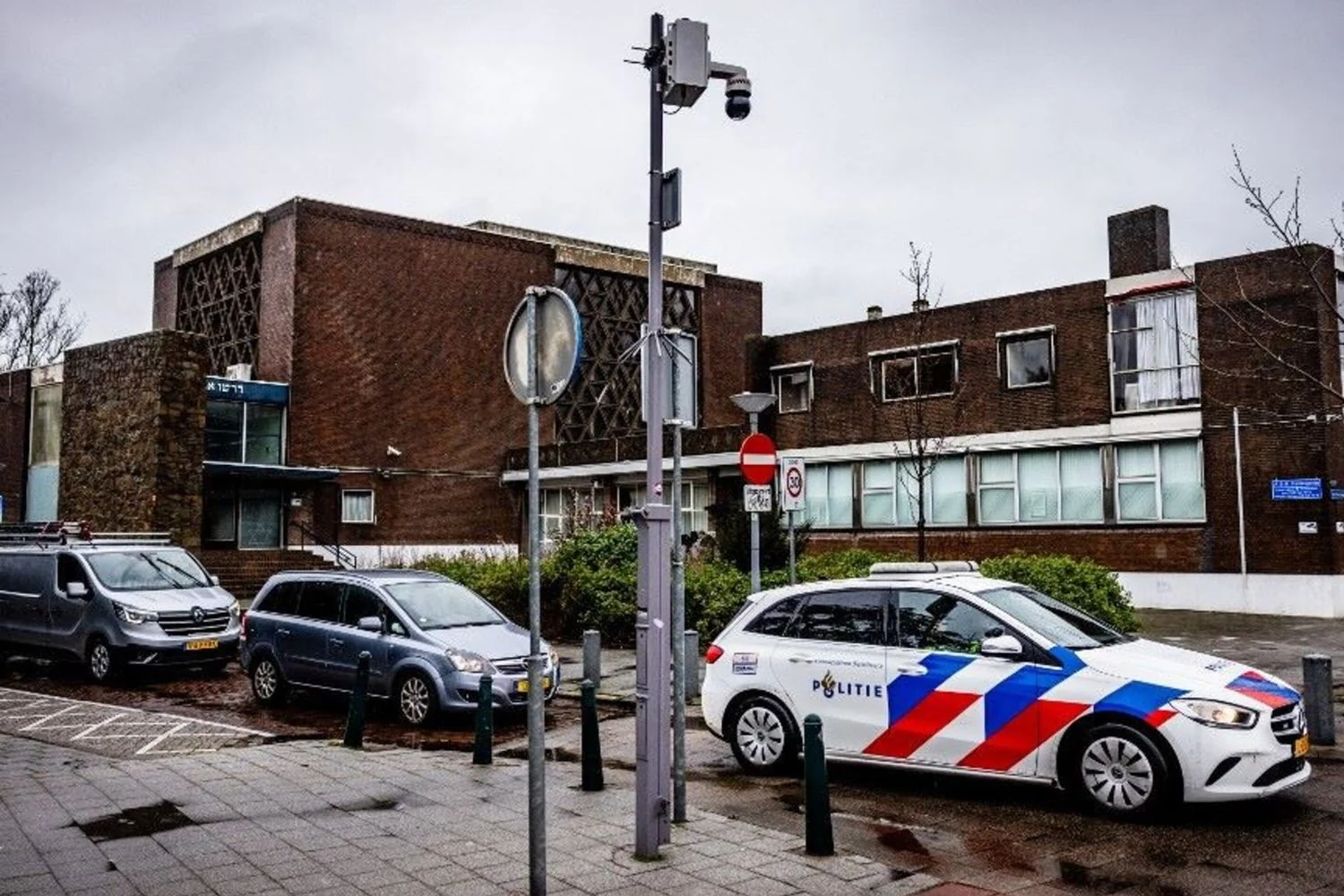 Explosão danifica escola judaica em Amsterdã; ataque é reivindicado por grupo islâmico
