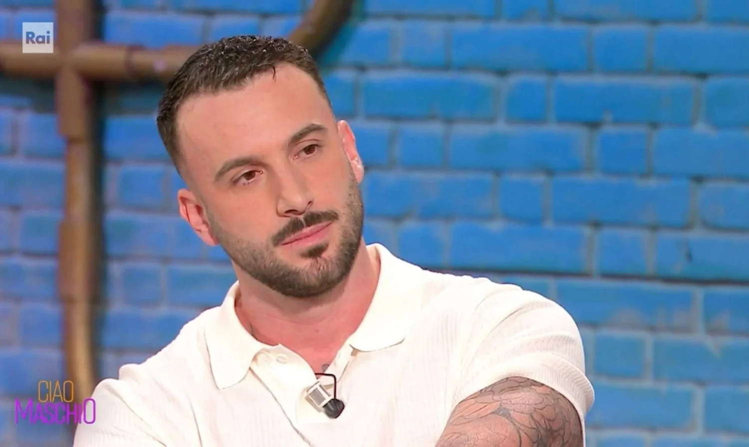 Andreas Müller revela ter vivido na escuridão: 'A fama desnudou minha identidade'