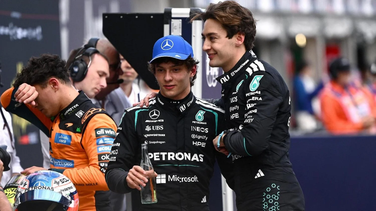 Antonelli faz história em Xangai: pole position de estreia na F1 com a Mercedes
