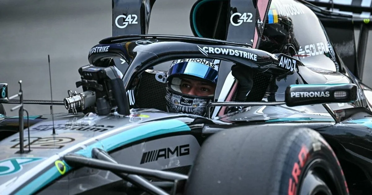 Antonelli conquista a pole no Japão; Mercedes domina, Ferrari larga em 4º e 6º