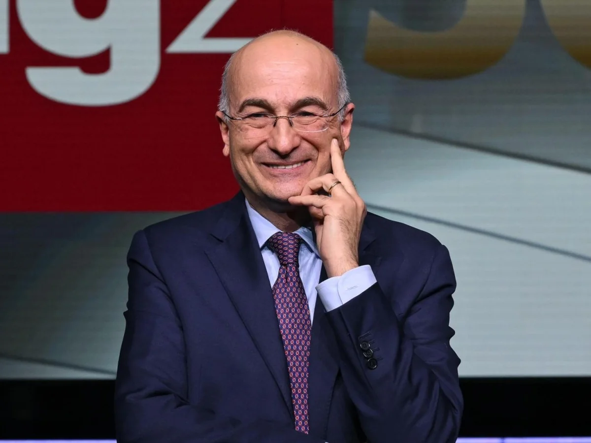 Antonio Preziosi, diretor do Tg2: dos bastidores de Roma ao microfone de Fiorello — «Caprarica não me largava o escritório»