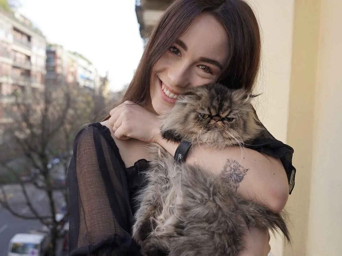 Aurora Ramazzotti revela que a gata Saba escolheu morar com a vizinha: “O maior ato de amor foi deixá-la ir”