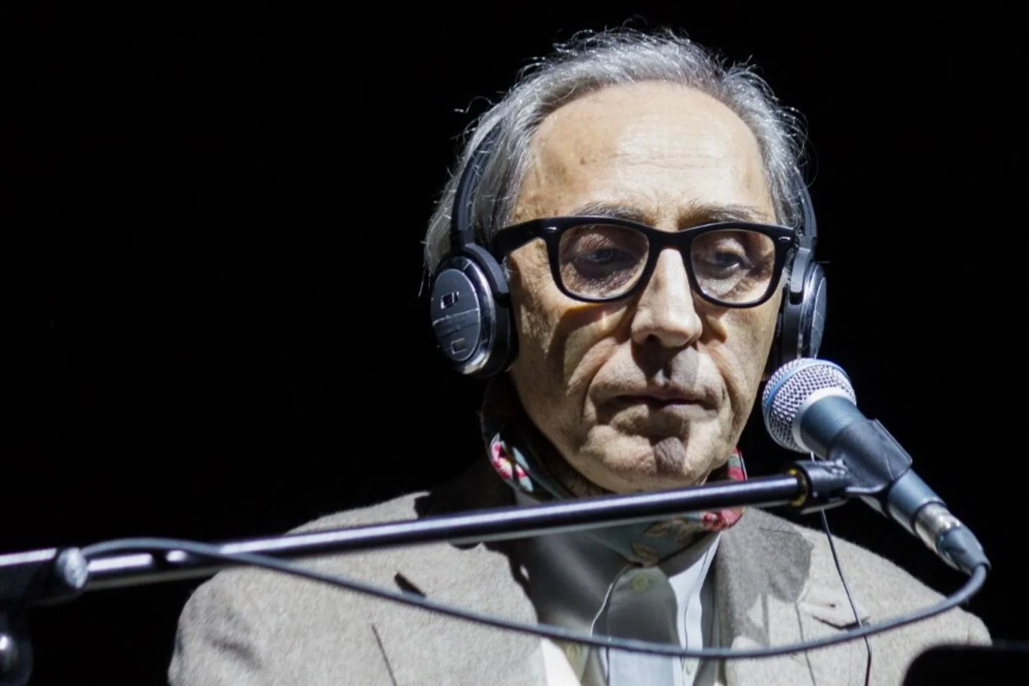 Battiato, o ‘fogo de Sant’Antonio’ e a memória entre santo, porco e vírus