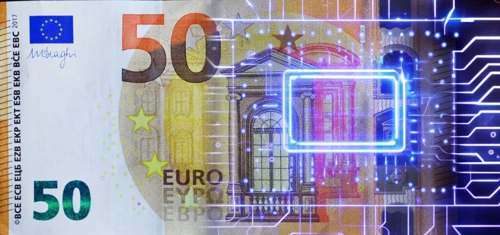 Euro digital: BCE pronta para emissão, diz Cipollone — UE deve aprovar normas até 2026