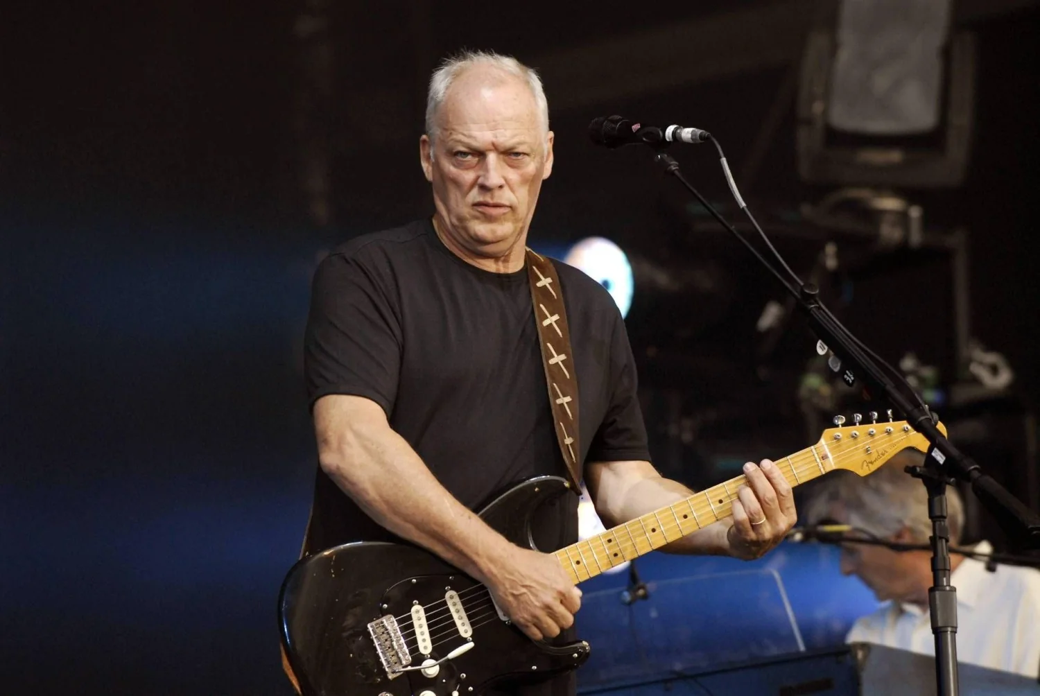 Venda histórica: a guitarra de David Gilmour 'Black Strat' bate recorde em leilão por US$14,5 milhões