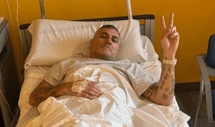 Bobo Vieri se recupera após operação no joelho e mira torneio de padel em um mês
