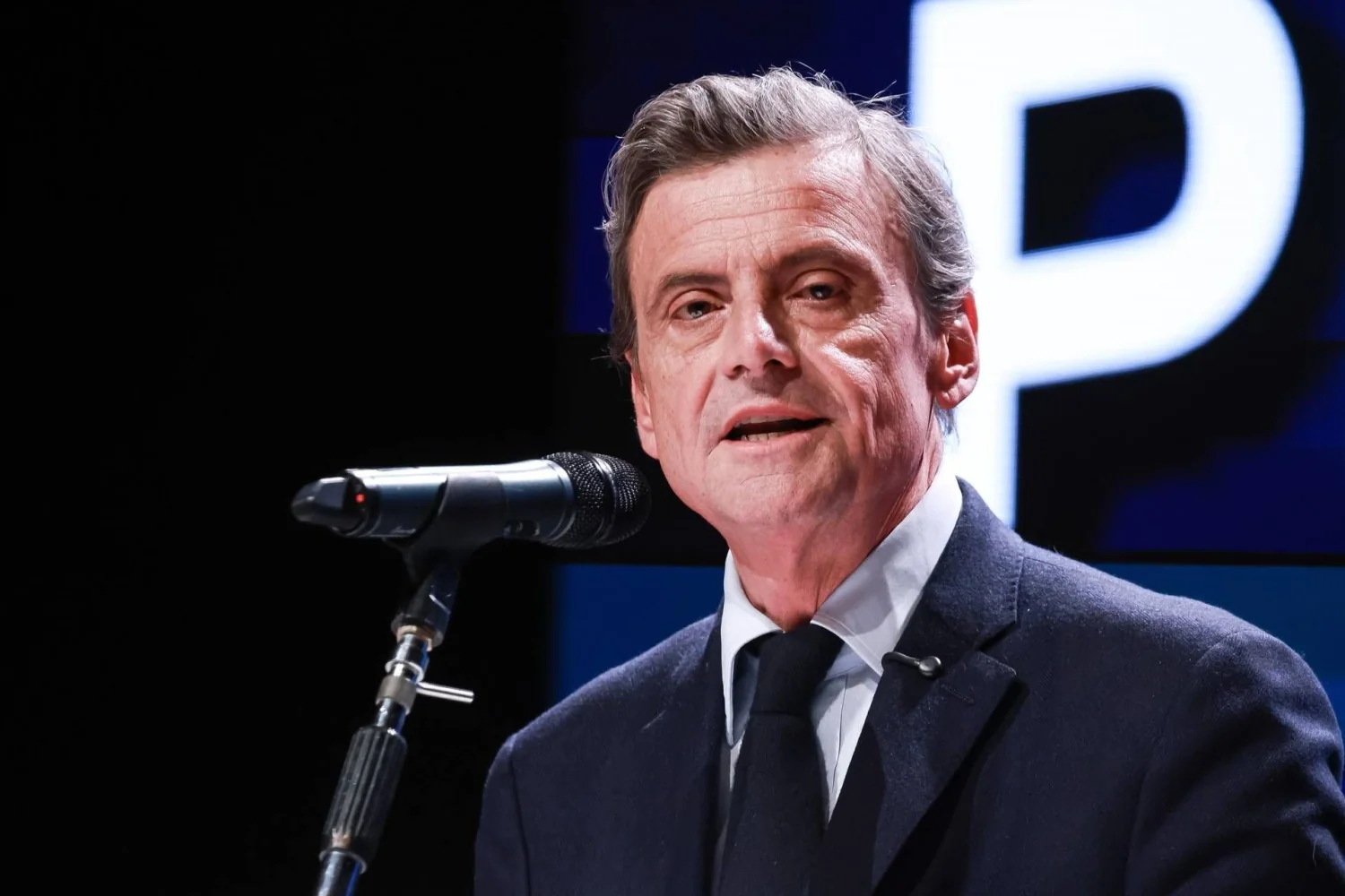 Calenda cancela ChatGPT por 'escolha política' e pede soberania digital europeia