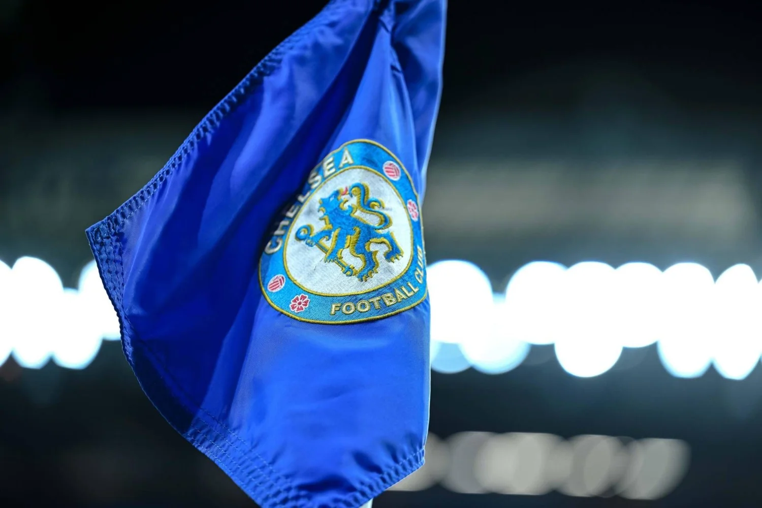 Chelsea multado em £10,75M e mercado de transferências suspenso: entenda a sanção