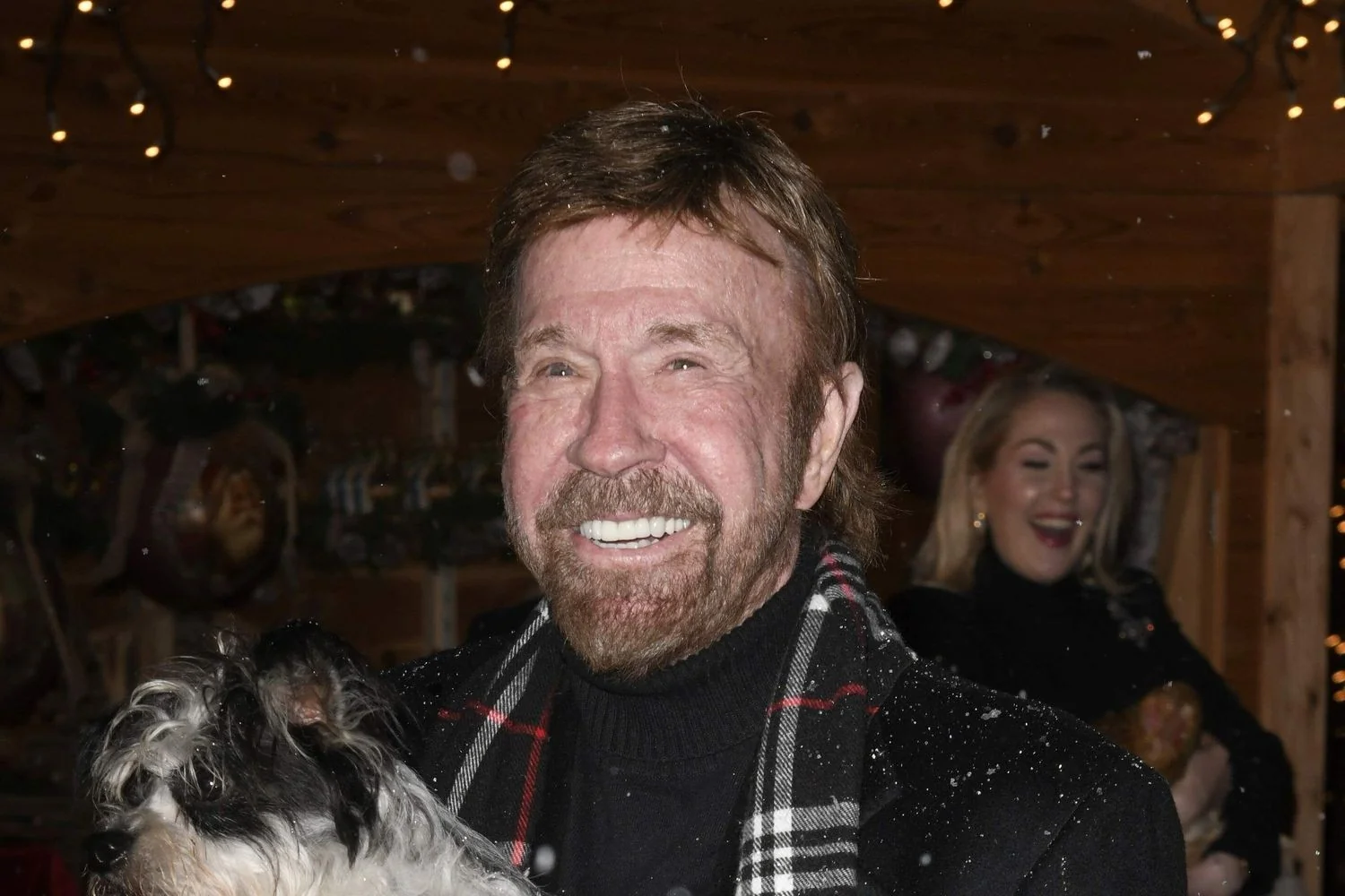 Chuck Norris, 86, é hospitalizado em Kauai; família e fãs relatam bom ânimo