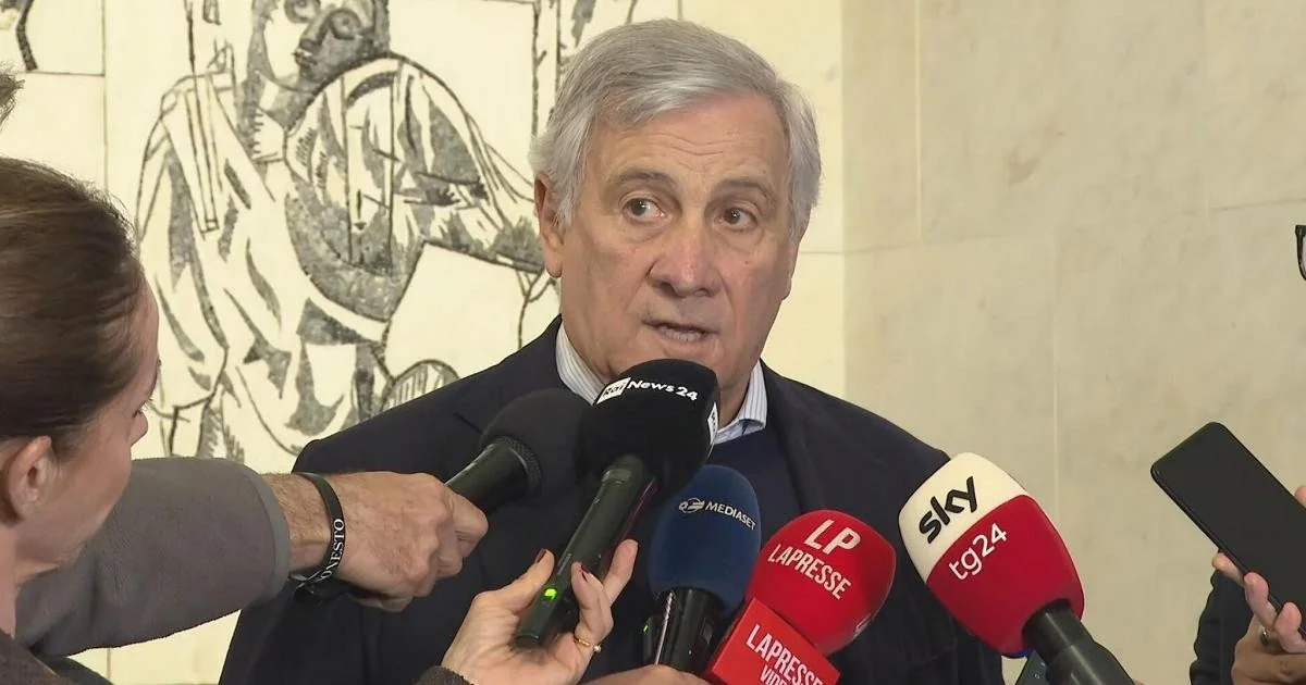 Cirielli recebe embaixador russo e gera controvérsia; Tajani reafirma: temos relações com Moscou