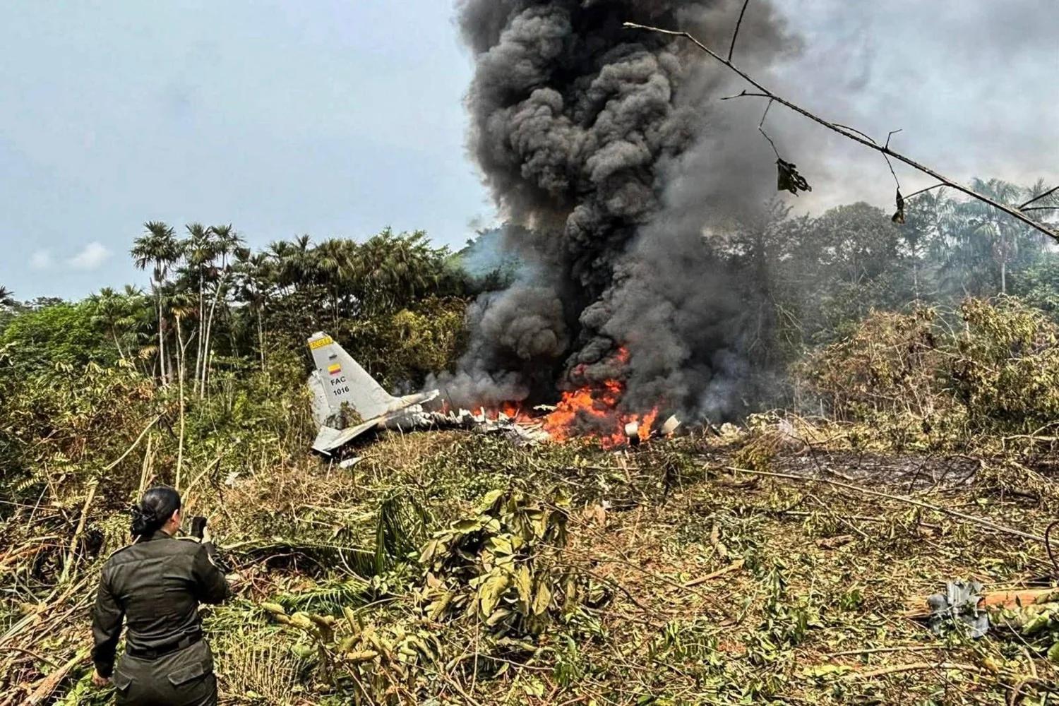 Colômbia: queda de avião militar Hercules mata 80 soldados em Puerto Leguízamo