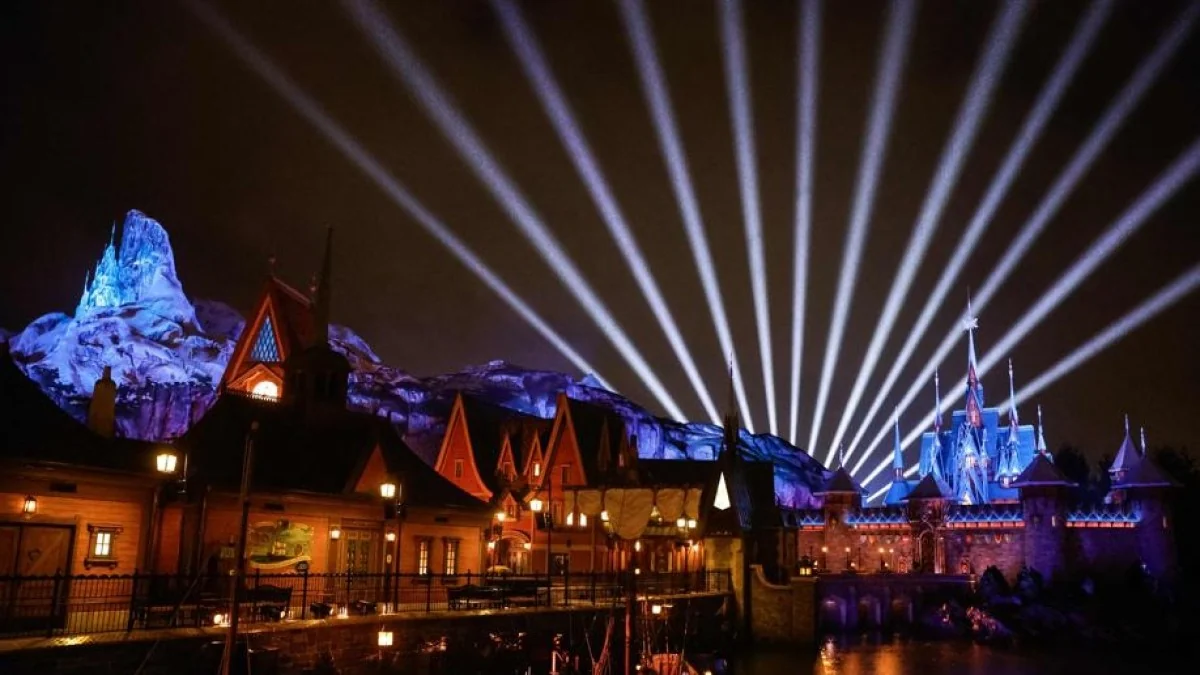Disneyland Paris inaugura World of Frozen e já planeja áreas de Up e O Rei Leão