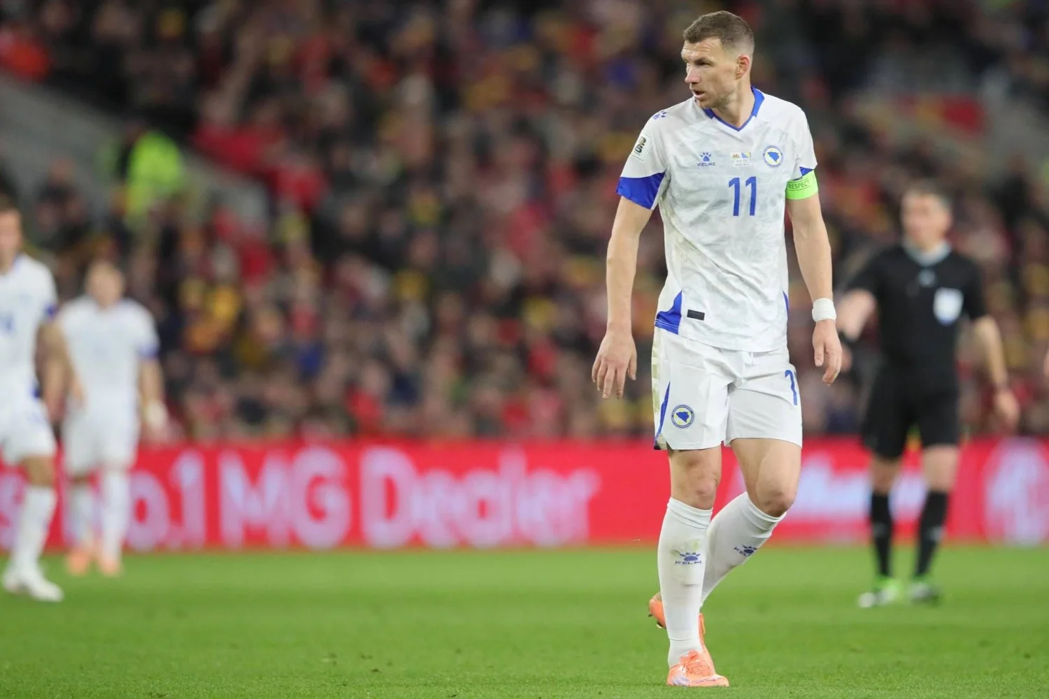 Dzeko perdoa Dimarco e analisa esultança que revelou preferência da Itália no playoff para o Mundial 2026
