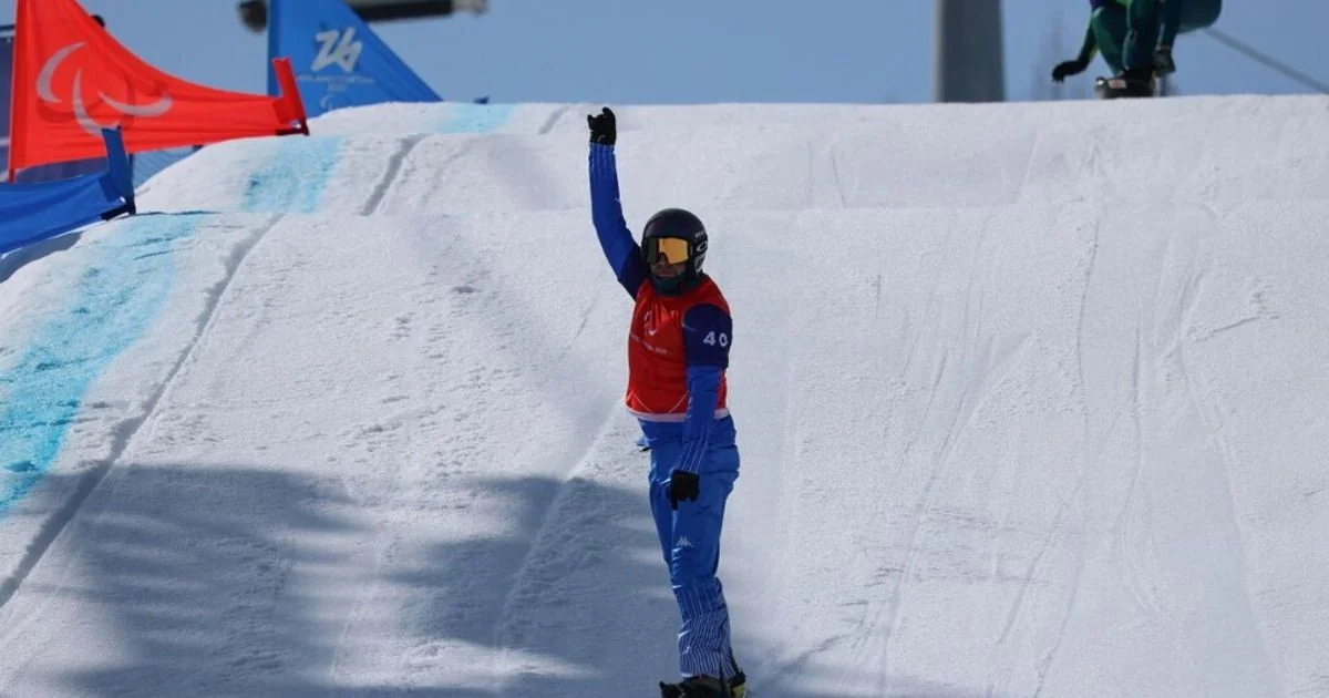 Emanuel Perathoner: da queda dramática ao ouro paralímpico no snowboardcross LL2