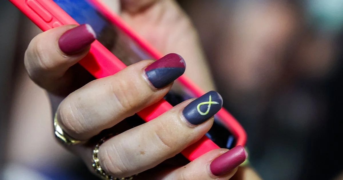 Esmalte transparente que ativa telas touchscreen: a solução que a Geração Z esperava