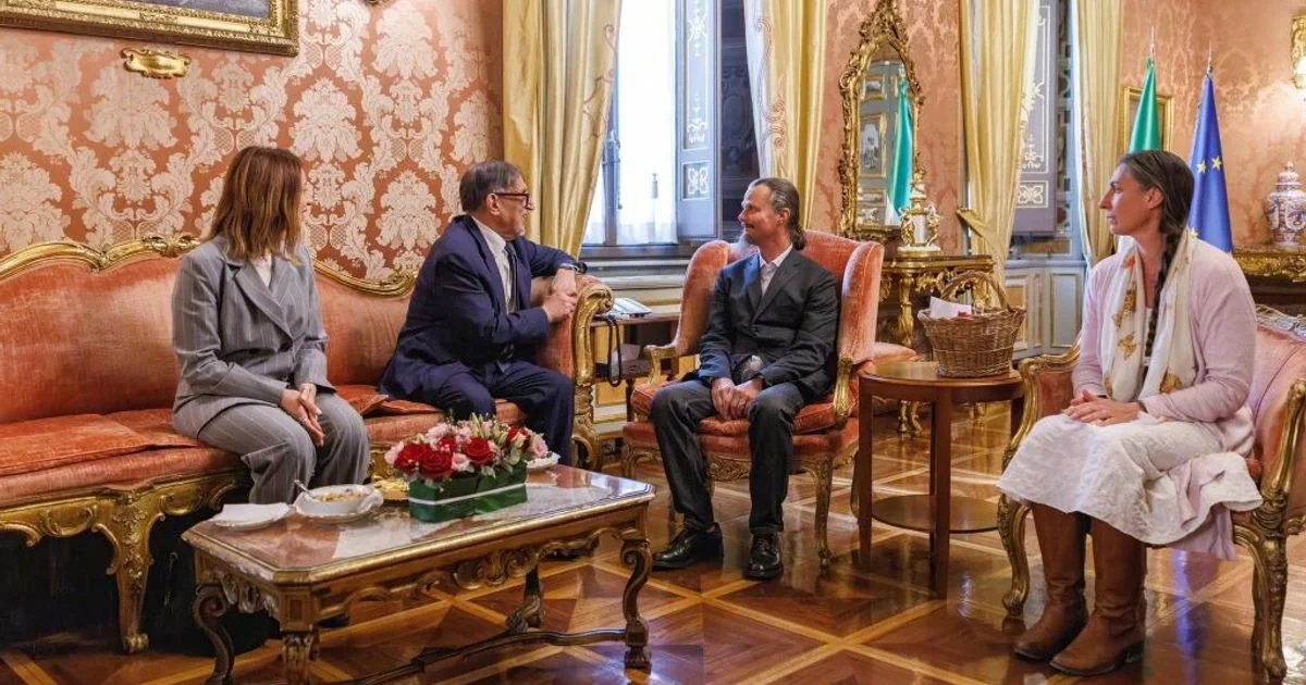 Família do Bosque recebe Ignazio La Russa no Senado e pede para 'retornar juntos'