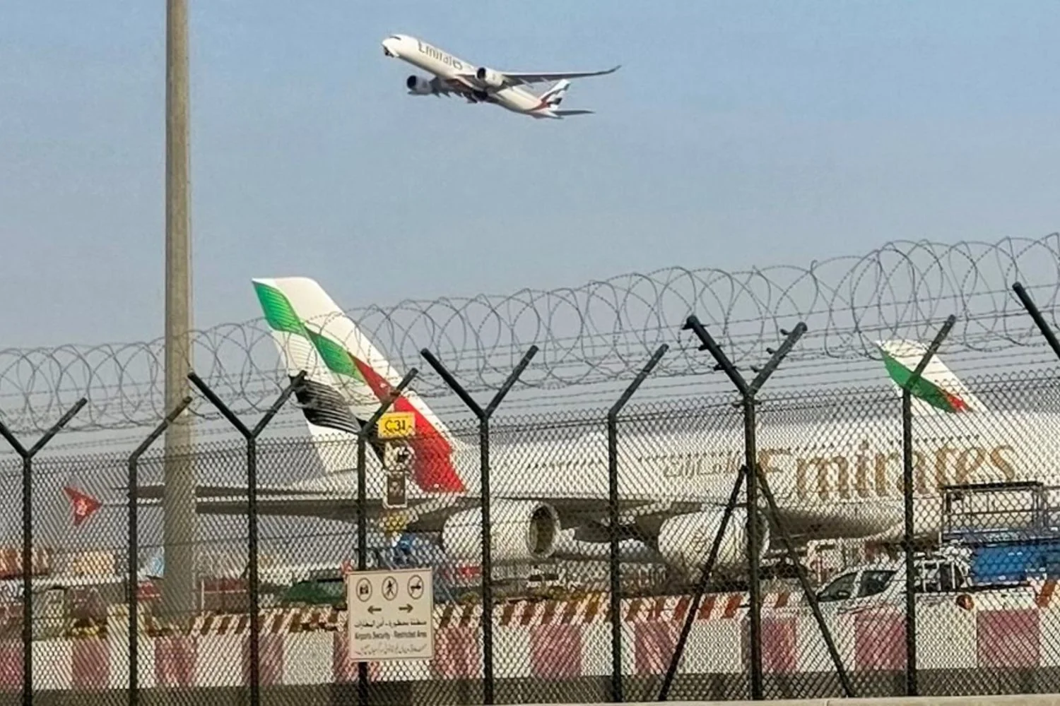 Como o fechamento do espaço aéreo iraniano redesenha as rotas de voos globais