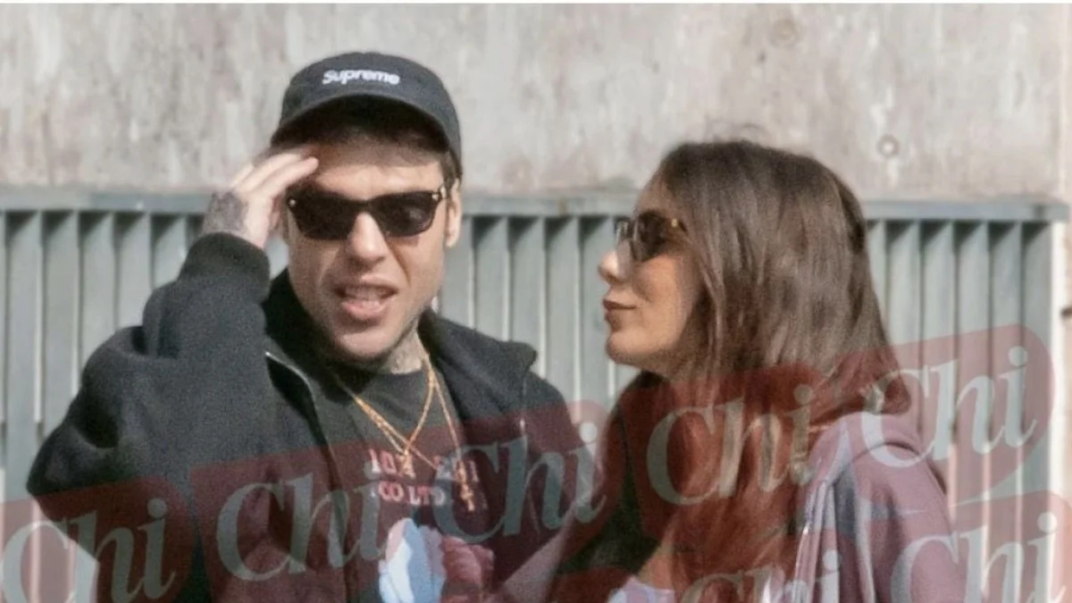 Fedez e Giulia Honegger esperam um filho: ela é fotografada com a pancinha à mostra
