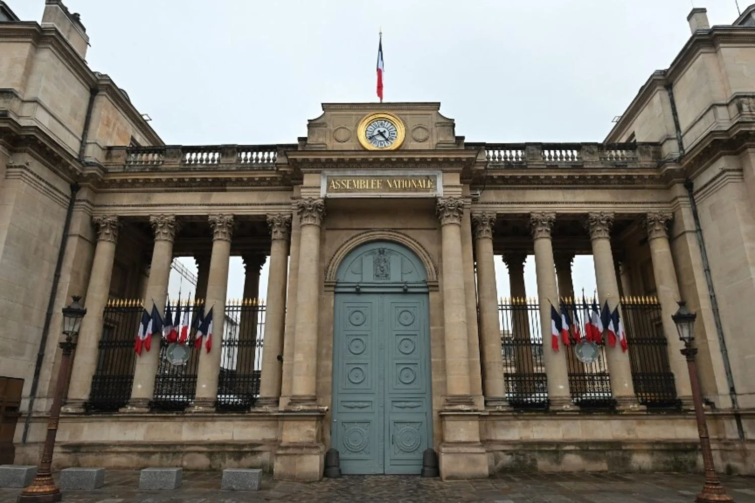 França decide 35 mil prefeitos em votação que vira termômetro para o Eliseu