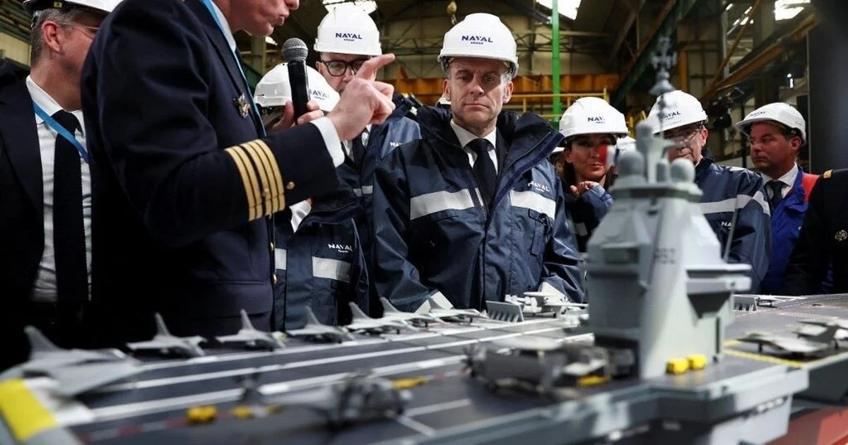 France Libre: Macron anuncia porta-aviões a propulsão nuclear que redesenha o poder naval francês