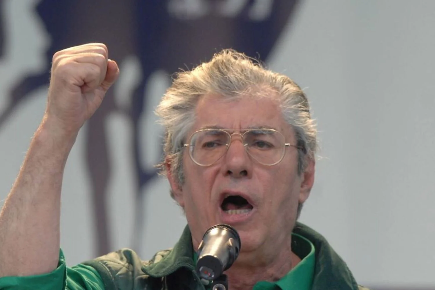 Funeral de Umberto Bossi em Pontida: adeus do fundador entre militantes e símbolos da Lega
