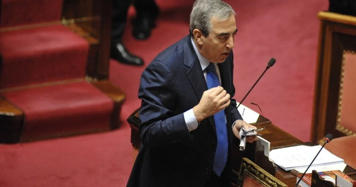 Gasparri renuncia ao posto de capogruppo no Senado; Stefania Craxi assume com aval de Marina Berlusconi