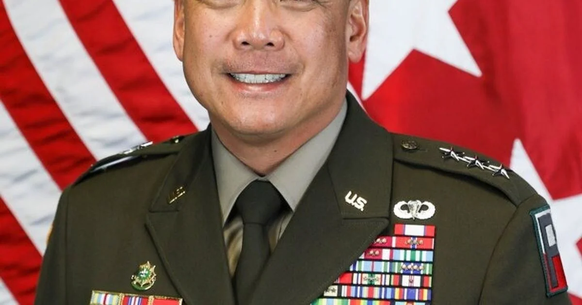 Declínio de um comandante: como o general Aguto perdeu mapas secretos e comprometeu a segurança em uma noite de álcool