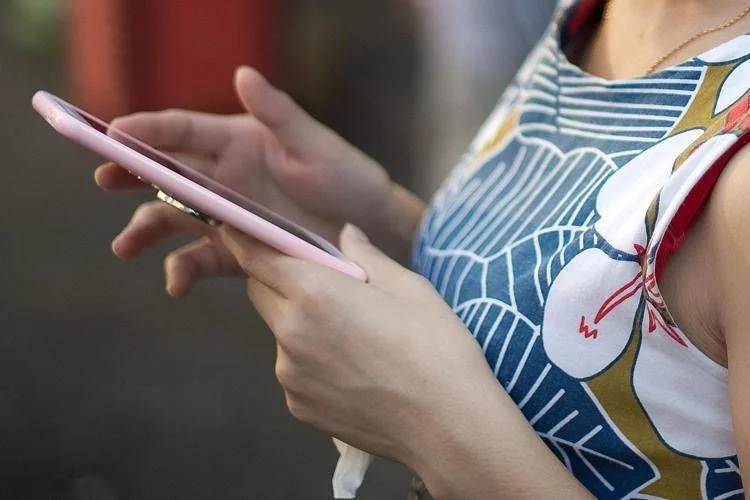 Estudo alerta: dietas geradas por IA podem reduzir em 700 kcal a ingestão de adolescentes