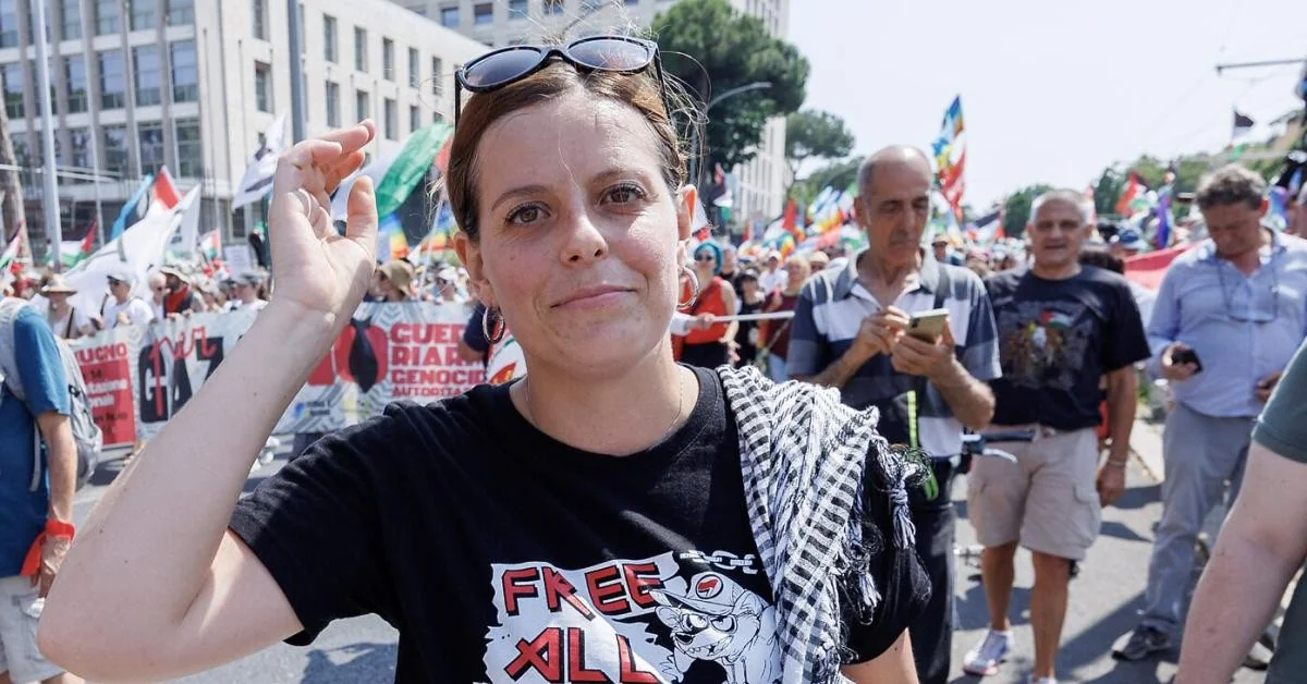 Ilaria Salis periciada em hotel em Roma a pedido da Alemanha: um ataque à soberania que exige explicação
