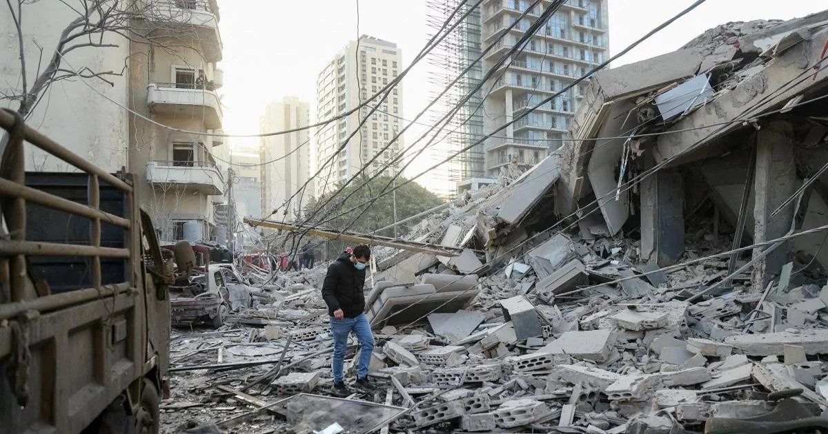 Escalada Irã–Israel: ataques cruzados, 12 mortos em Beirute e cartografia de poder em movimento