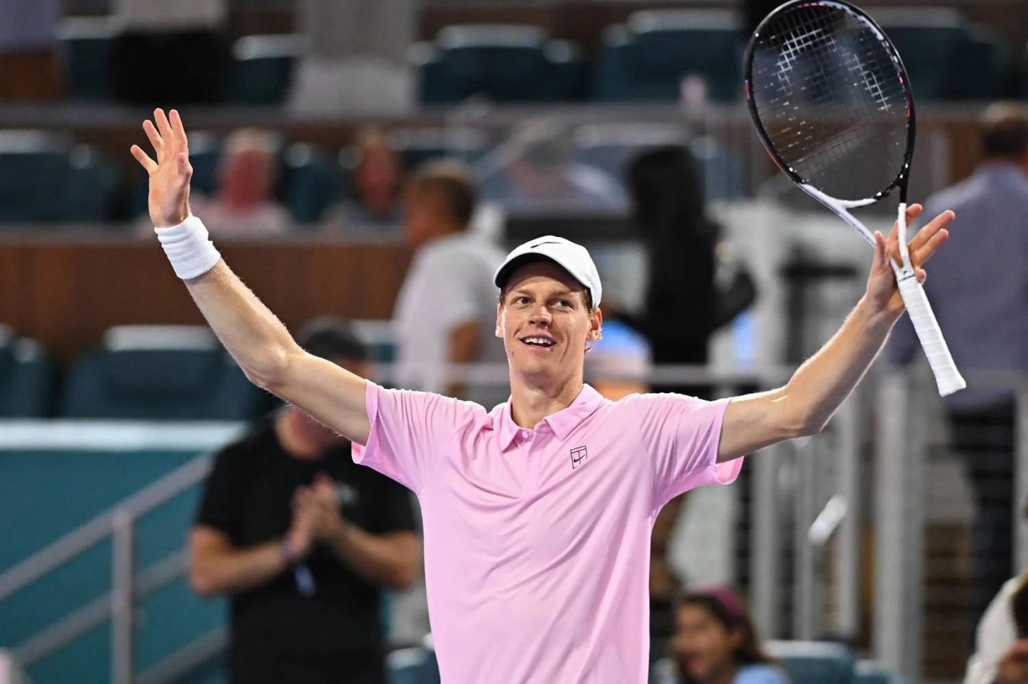 Jannik Sinner conquista Miami e completa o histórico Sunshine Double sem perder sets