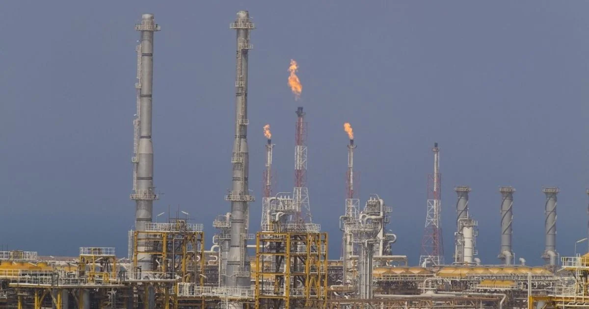 Kharg: O nó estratégico do petróleo iraniano no tabuleiro do Golfo