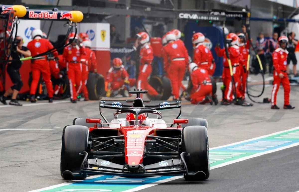 Suzuka celebra: Leclerc segura Russell e dá à Ferrari um pódio no GP do Japão