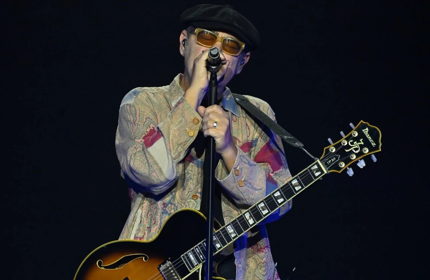 Luca Carboni em Roma: “Si può nascere due volte” e a missa laica do renascimento no Rio Ari O tour